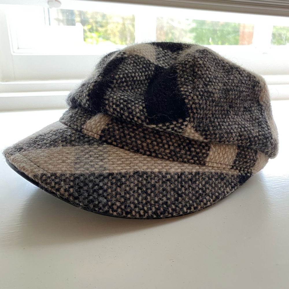 Burberry Newsboy Wool Hat — NEVER WORN